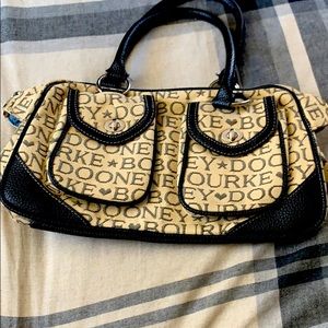 Dooney & Bourke hand bag